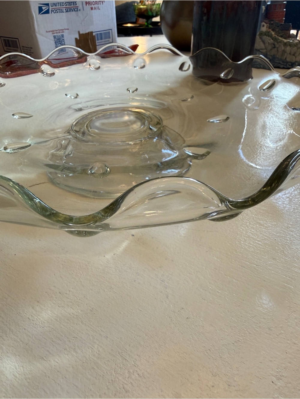Clear Glass Decorative Cake Plate / Serving Platter - Picture 2 of 3